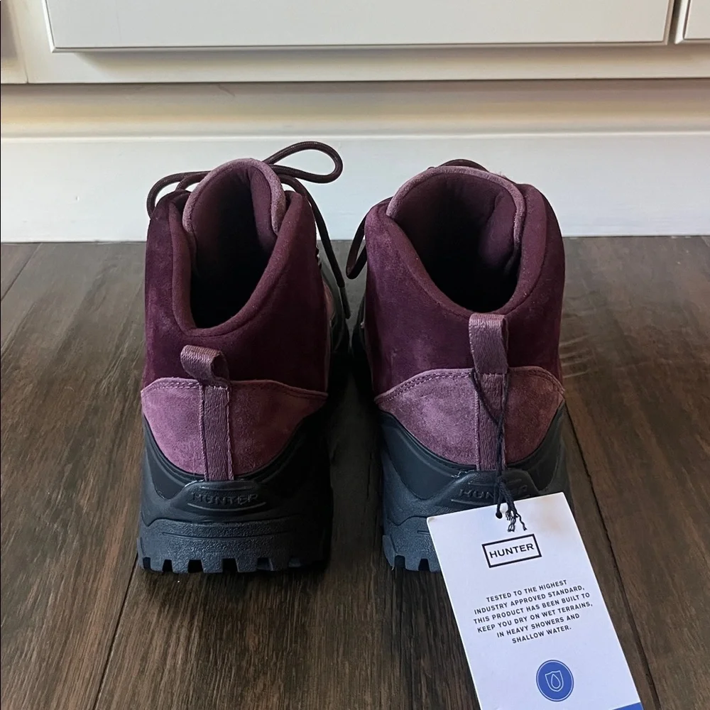 Hunter Women's Burgundy and Black Hiking-Style Winter Boot